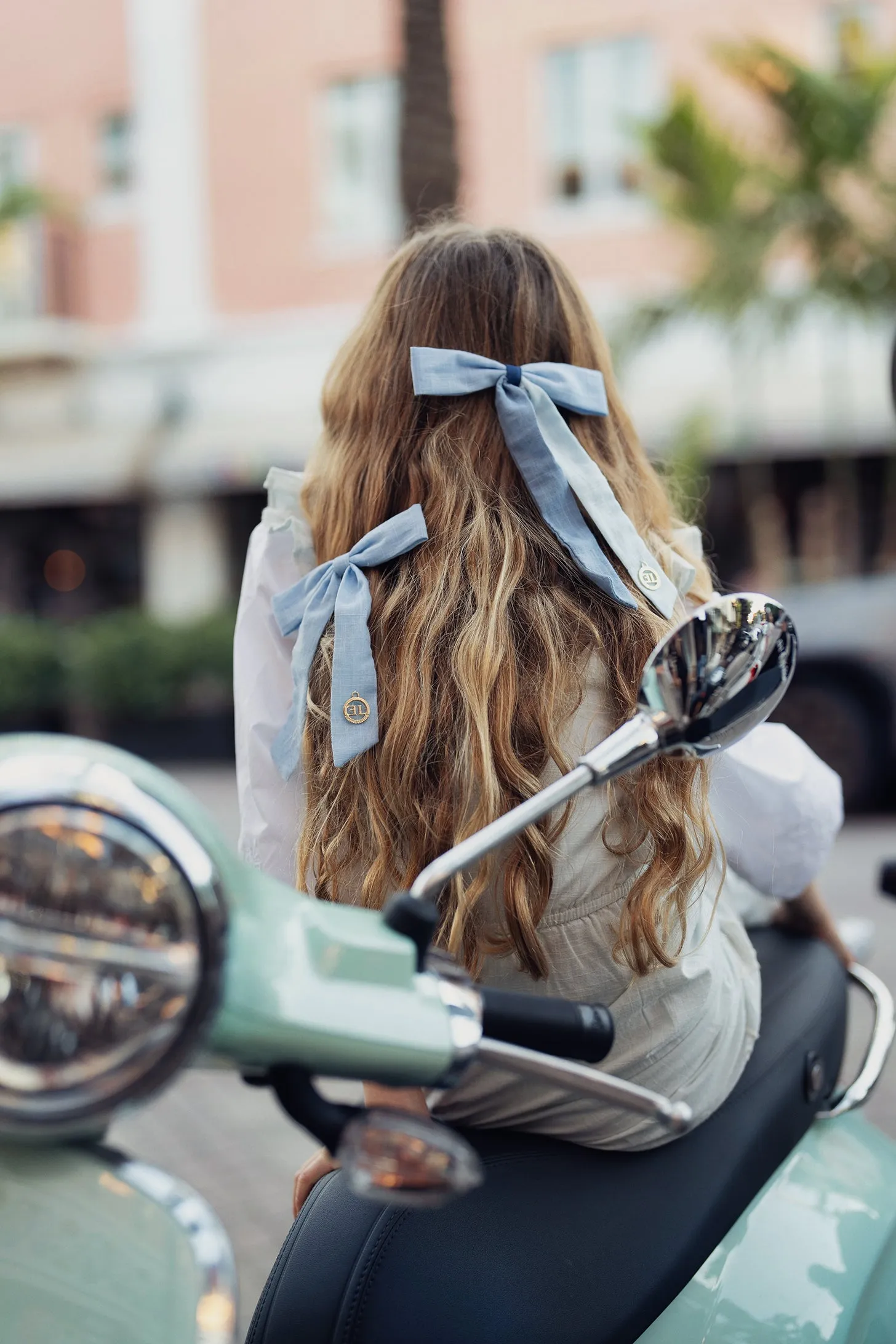 Linen Bow